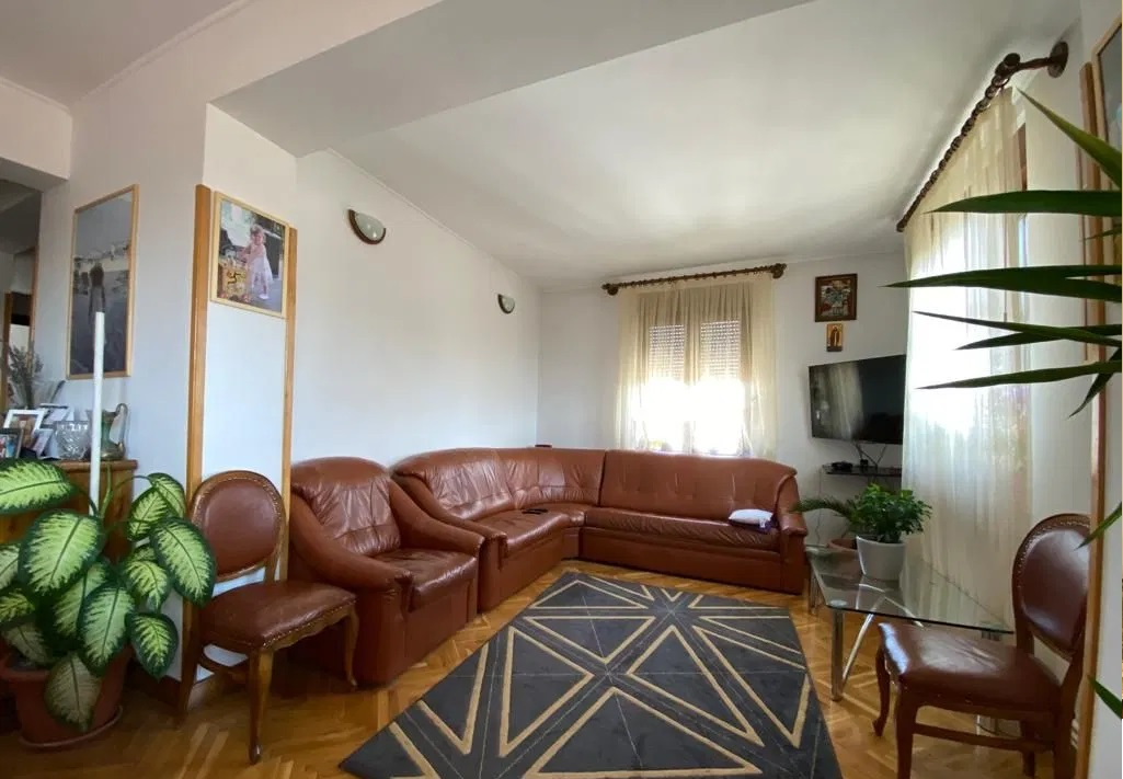 Vanzari Apartamente 5+ camere Bucuresti PIATA VICTORIEI